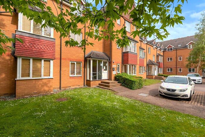 2 Bedroom Flat To Rent In Redoubt Close, Hitchin, Hertfordshire, SG4