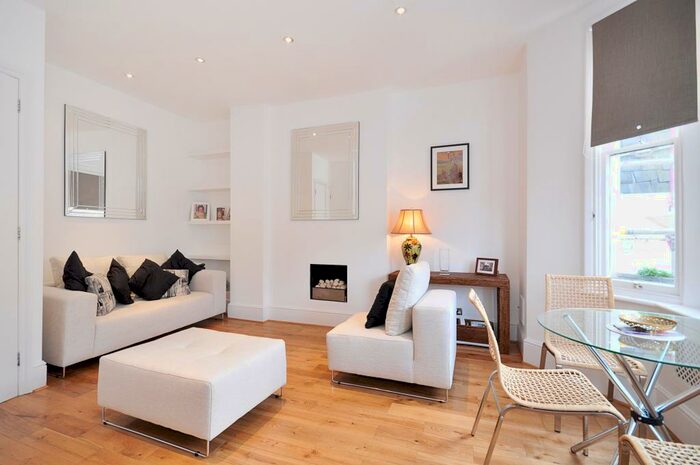 2 Bedroom Flat To Rent In Fernshaw Road Chelsea, SW10
