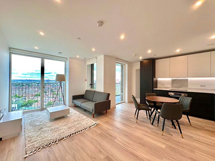 1 Bedroom Flat To Rent In Heartwood Boulevard, Acton, W3