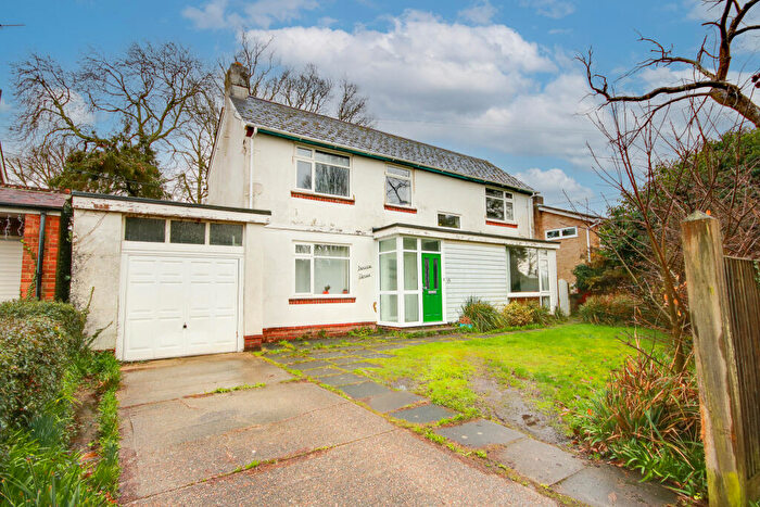 2 Bedroom Detached House For Sale In Thornhill Park! Dual Aspects Throughout! Stunning Kitchen!, SO18