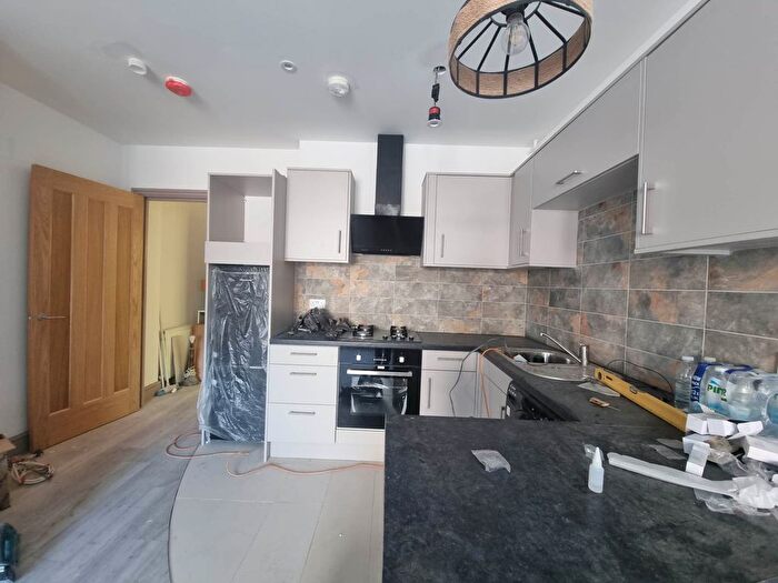 1 Bedroom Flat To Rent In Mayes Road, Wood Green, N22