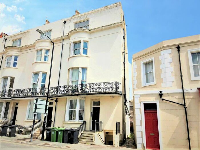 1 Bedroom Flat To Rent In Cavendish Place, Eastbourne, BN21
