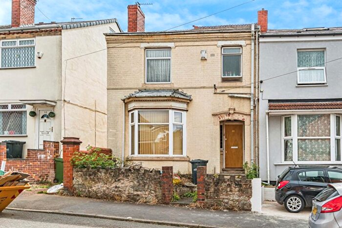 3 Bedroom End Of Terrace House For Sale In Junction Street, Dudley, DY2