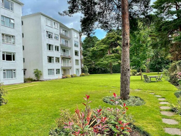 2 Bedroom Flat To Rent In Western Road, Poole, BH13