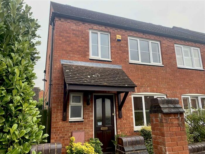 3 Bedroom Town House To Rent In Hinckley Road, Burbage, Hinckley LE10