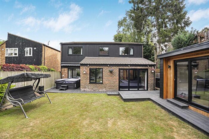 4 Bedroom Detached House For Sale In Dicket Mead, Welwyn, AL6