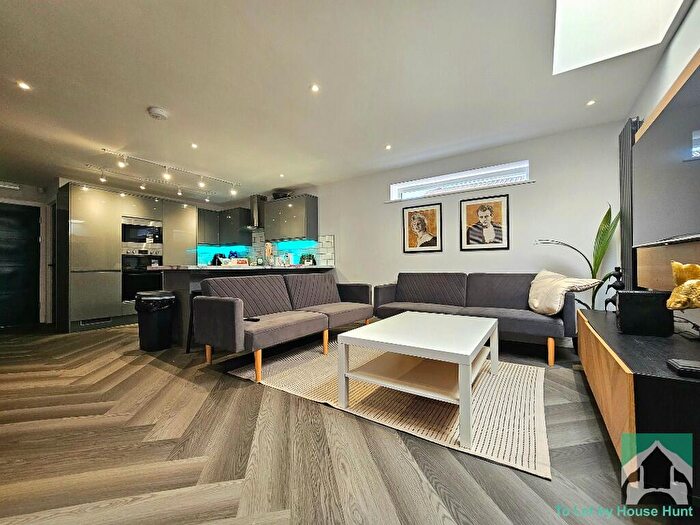 8 Bedroom End Of Terrace House To Rent In Heeley Road, Birmingham, B29