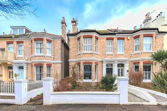 2 Bedroom Flat To Rent In Walsingham Road, Hove, BN3