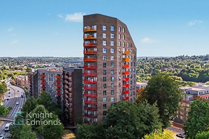 2 Bedroom Flat For Sale In Waterhouse Avenue, Guinevere Point, ME14