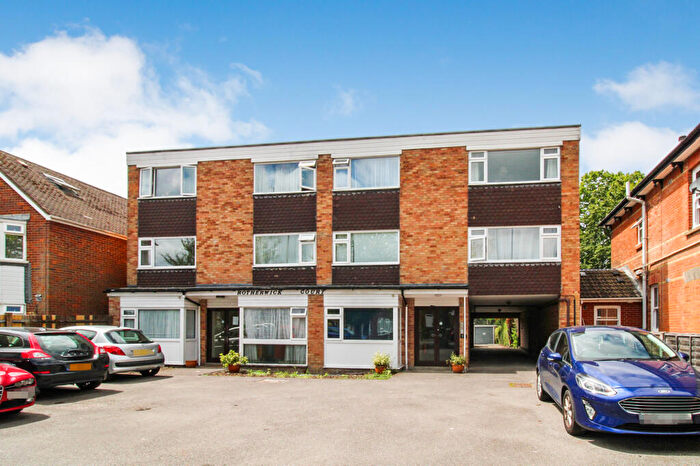 1 Bedroom Apartment To Rent In Rotherwick Court, Farnborough, Hampshire, GU14