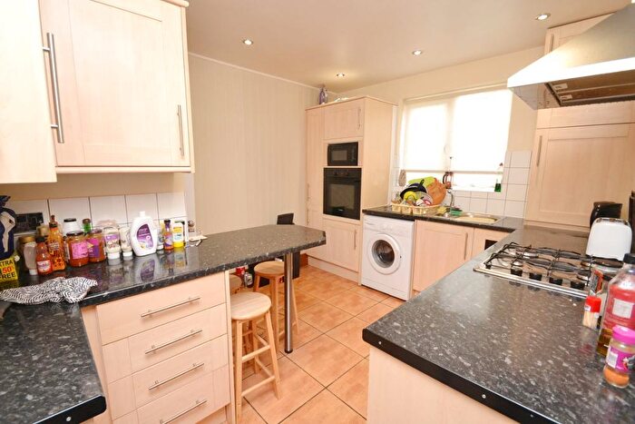 4 Bedroom Semi-Detached House To Rent In Yew Tree Road, Withington, Manchester, M20