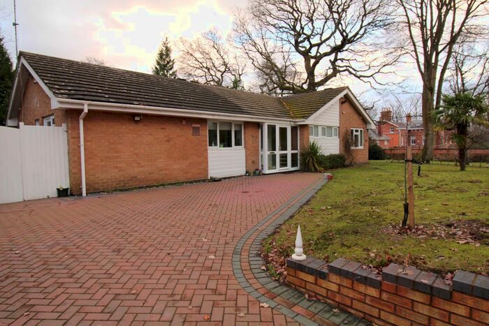 3 Bedroom Detached Bungalow To Rent In Norfolk Road, Edgbaston, Birmingham, B15