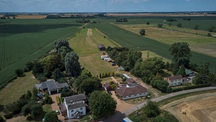 5 Bedroom Detached Bungalow For Sale In Wiggenhall St. Mary Magdalen, PE34