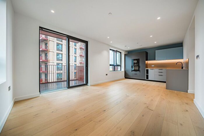 1 Bedroom Flat To Rent In Peninsula Gardens, Chandlers Avenue, Lower Riverside, Greenwich Peninsula, SE10