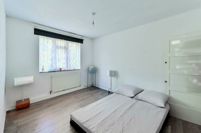 1 Bedroom Flat To Rent In Allington Avenue, Tottenham, London, N17