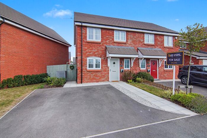 3 Bedroom Semi-Detached House For Sale In Frankies Lane, Bedworth, CV12