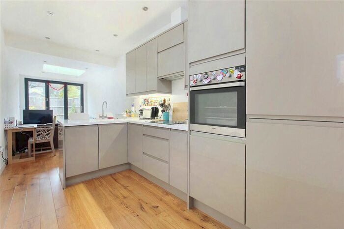 2 Bedroom End Of Terrace House To Rent In Avoca Road, Tooting, London, SW17