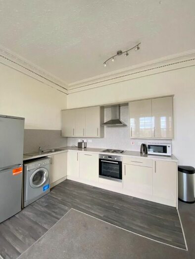 4 Bedroom Flat To Rent In Roseangle, West End, Dundee, DD1