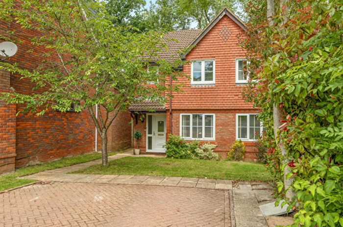 2 Bedroom End Of Terrace House For Sale In Montague Close, Wokingham, Berkshire, RG40