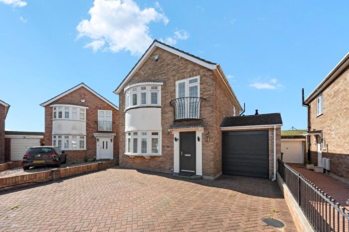 4 Bedroom Detached House For Sale In Trinity Close, Stanwell, TW19