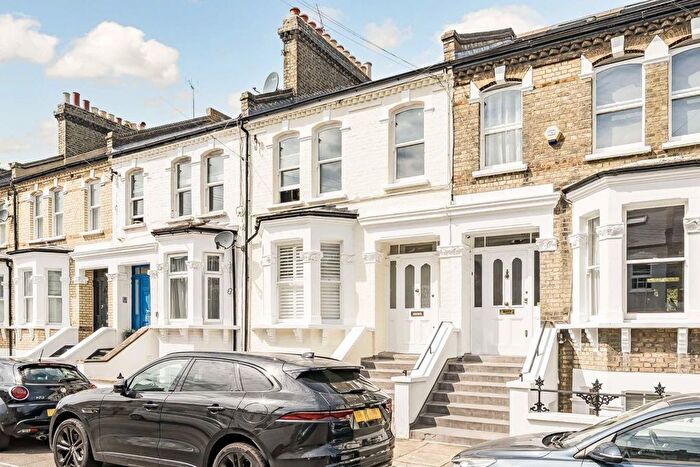 2 Bedroom Maisonette For Sale In Parkville Road, London, SW6
