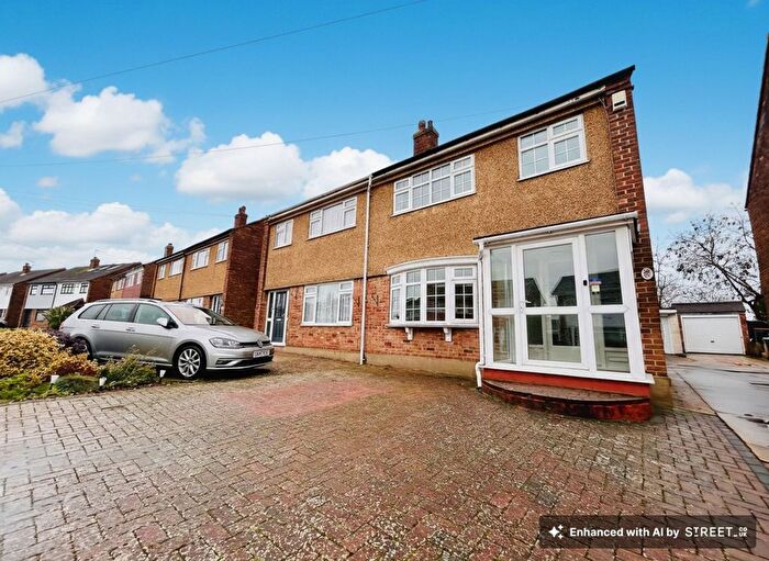 3 Bedroom Semi Detached House To Rent In Weardale Avenue, Dartford, DA2