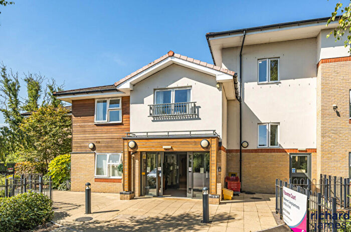 1 Bedroom Apartment For Sale In Fitzwarren Court, Kingsdown Road, Swindon, SN3