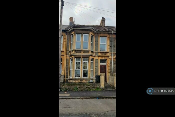 2 Bedroom Terraced House To Rent In South Road, Bristol, BS15