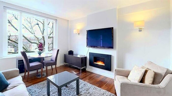2 Bedroom Flat To Rent In Hill Street, London, W1J