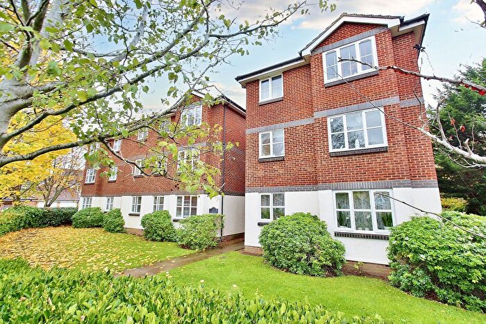 1 Bedroom Flat For Sale In Oliver Court, Draymans Way, Isleworth, TW7