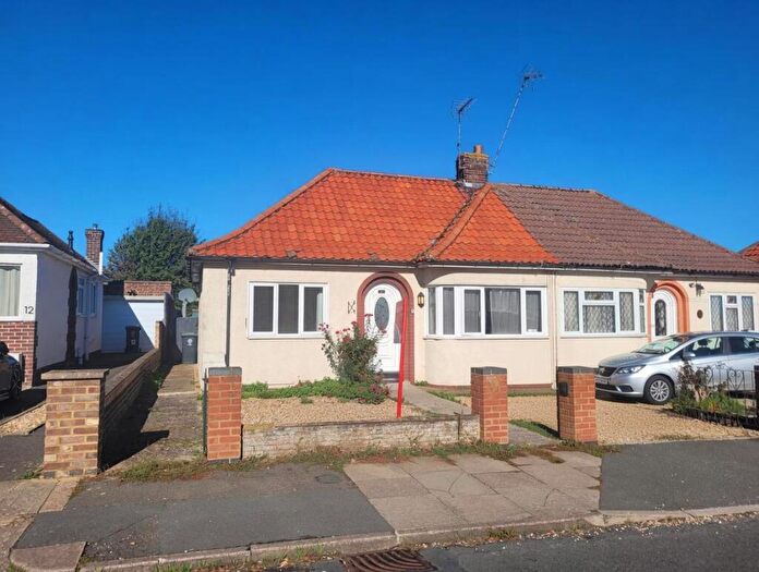 2 Bedroom Semi-Detached Bungalow To Rent In Church Hall Road, Rushden, NN10