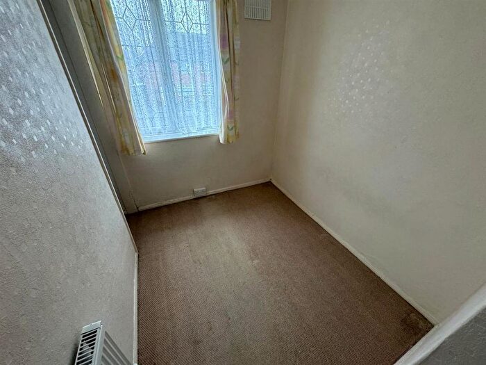 3 Bedroom Terraced House For Sale In Colesbourne Road, Solihull, B92