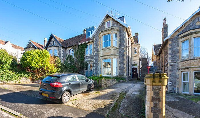 2 Bedroom Apartment For Sale In Shrubbery Walk, Weston Super Mare - Fabulous Views, BS23