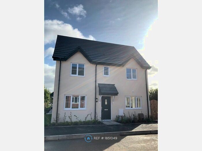 3 Bedroom Semi-Detached House To Rent In Hulme Gardens, Leigh, WN7