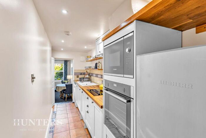 1 Bedroom Flat For Sale In Huddersfield Road, Delph, Saddleworth, OL3
