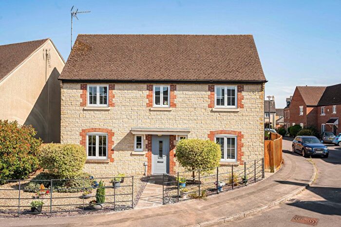 4 Bedroom Detached House For Sale In Cassini Drive, Swindon, SN25