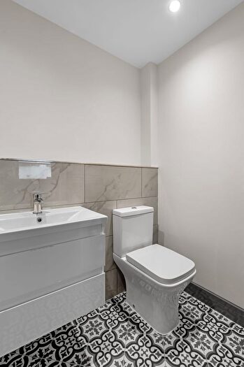 1 Bedroom Flat To Rent In Apartment, Bank Street, Castleford, WF10