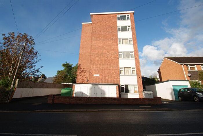2 Bedroom Flat To Rent In Barrack Road, Exeter, EX2