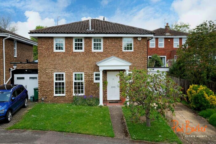 4 Bedroom Detached House For Sale In Icknield Close, St. Albans, AL3