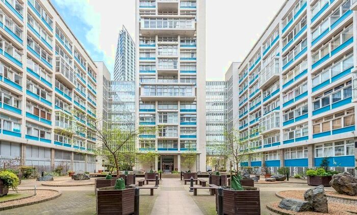 2 Bedroom Flat To Rent In Elephant And Castle, London, SE1