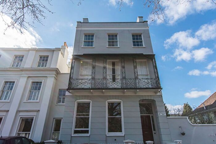 2 Bedroom Flat For Sale In Evesham Road, Cheltenham, GL52