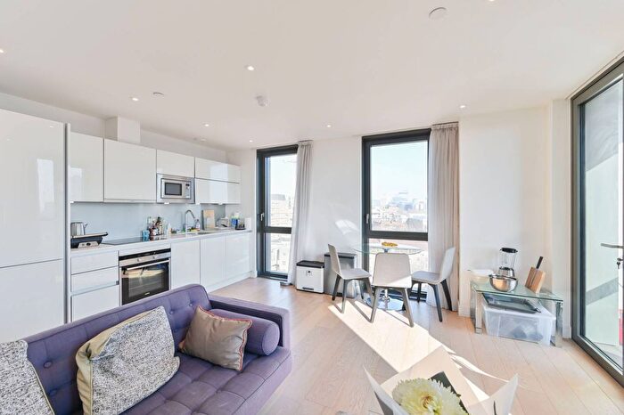 2 Bedroom Flat To Rent In Black Prince Road, Southwark, London, SE1