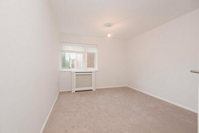 2 Bedroom Flat To Rent In Belle Vue Court, - Preston Park Avenue, Brighton, East Sussex, BN1