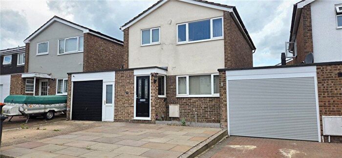 3 Bedroom Link Detached House For Sale In Linden Road, Dunstable, LU5