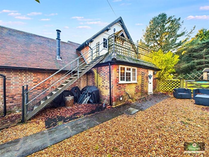 2 Bedroom Flat To Rent In Russ Hill, Charlwood, RH6