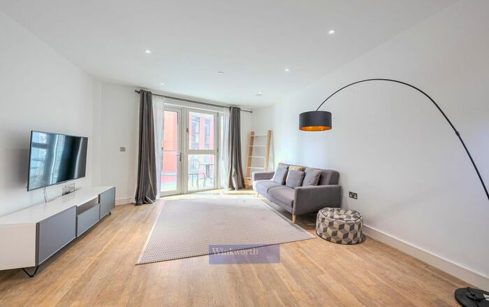 1 Bedroom Flat To Rent In Wandsworth Road, London, SW8