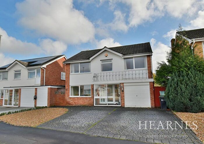 4 Bedroom Detached House For Sale In Wollaton Road, Ferndown, BH22