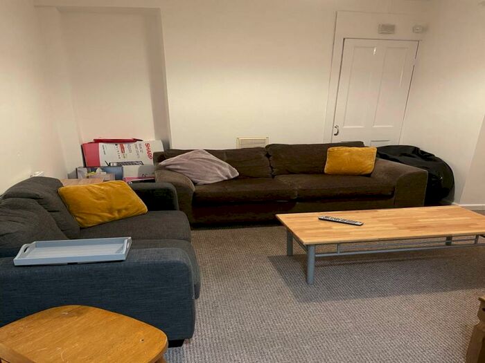 5 Bedroom House To Rent In Mount Street, Bangor, Gwynedd, LL57