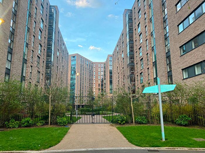 2 Bedroom Flat To Rent In The Boathouse, Ottinger Close, Salford, M50