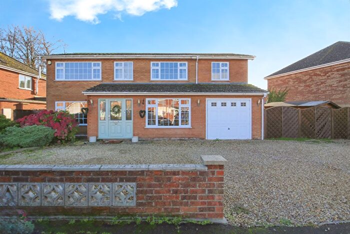 4 Bedroom Detached House For Sale In Chestnut Avenue, Holbeach, Spalding, PE12